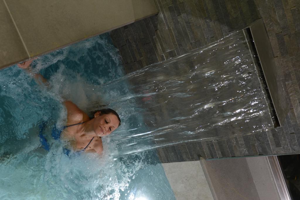Hotel Ambassador Levico Terme Exteriör bild