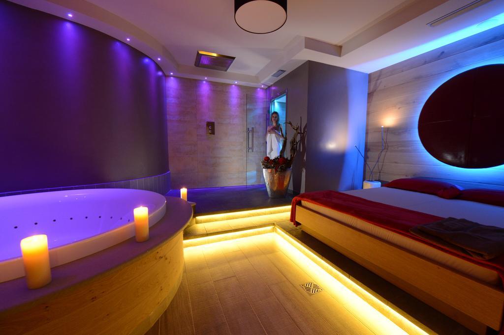 Hotel Ambassador Levico Terme Exteriör bild