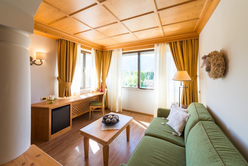 Hotel Ambassador Levico Terme Exteriör bild