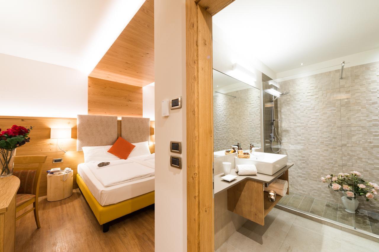 Hotel Ambassador Levico Terme Exteriör bild