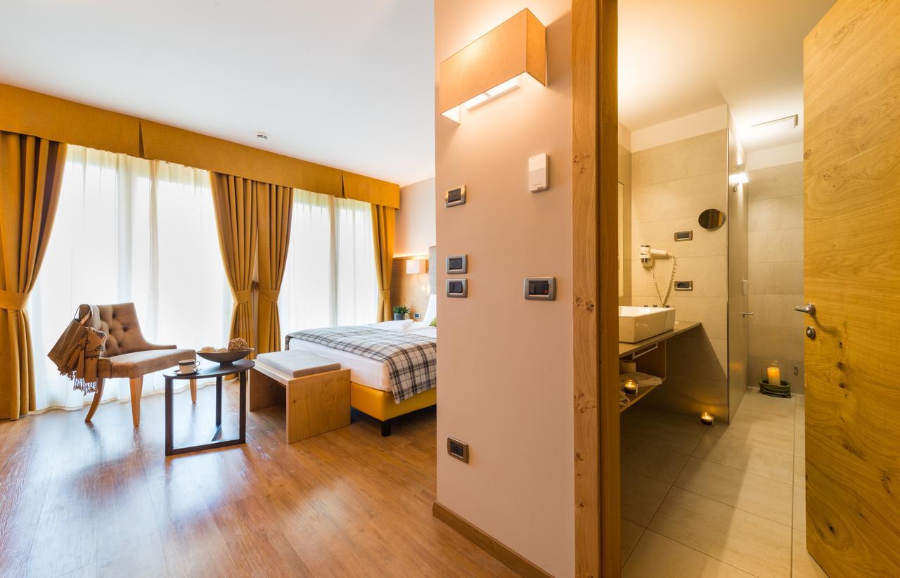 Hotel Ambassador Levico Terme Exteriör bild
