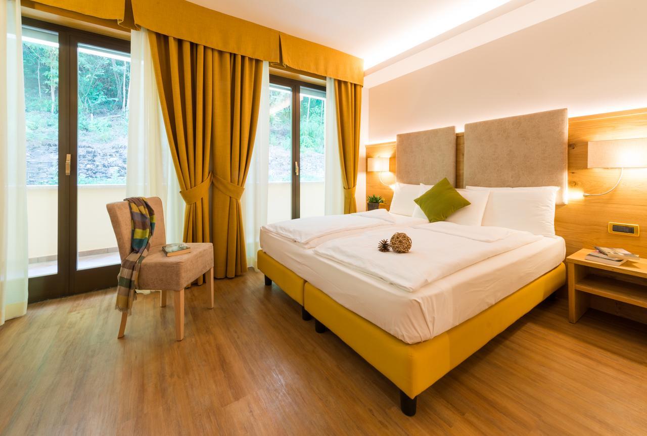 Hotel Ambassador Levico Terme Exteriör bild